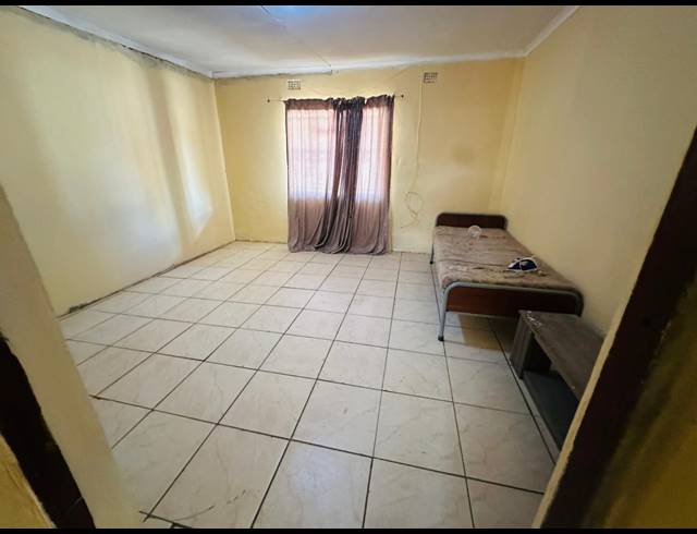 5 BEDROOM HOUSE FOR SALE IN EDENDALE J